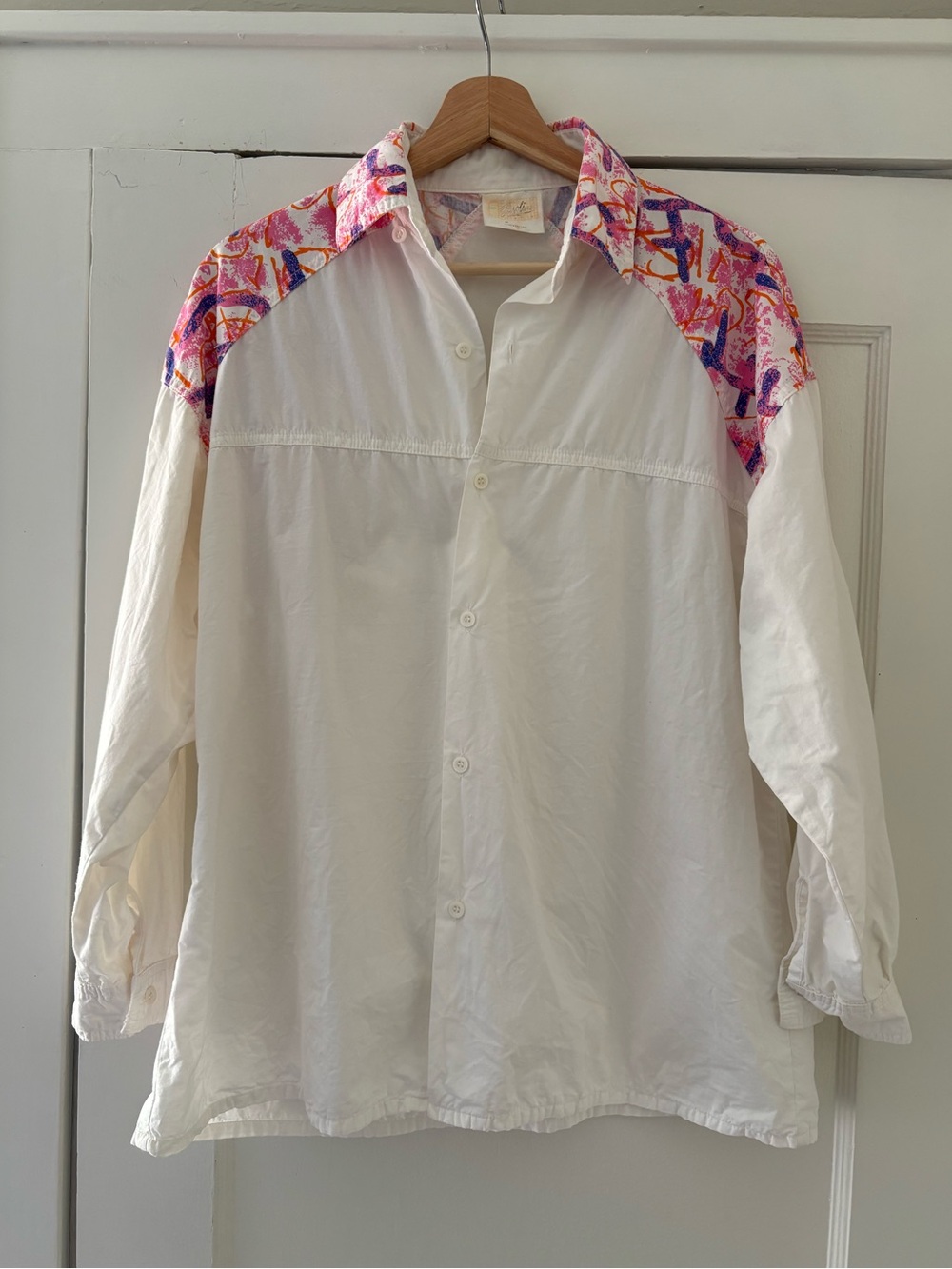 Vintage 80’s 90’s white button-down w/ pink, purple & orange accents Sz Medium
